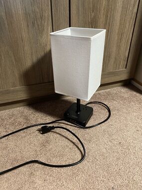 Bedside Table Desk Lamp with 2 USB Charging Ports and 2 Outlets Power Strip